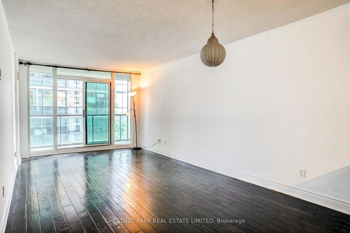 Property Photo:  30 Grand Trunk Crescent 1008  ON M5J 3A4 