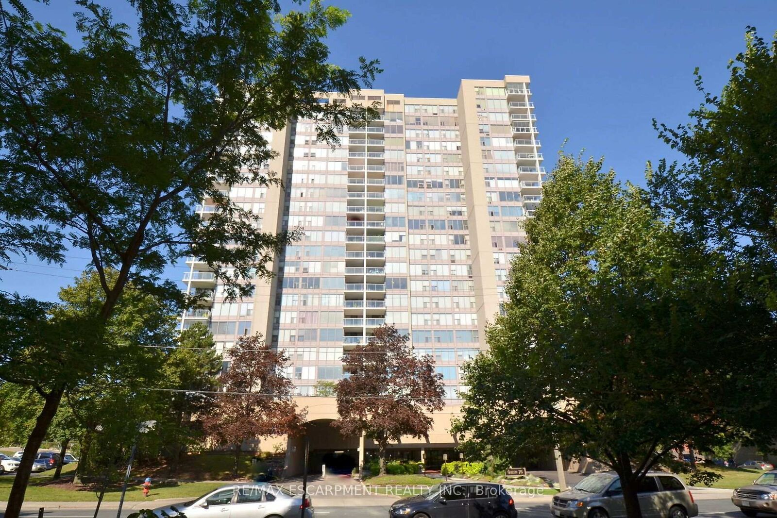 Property Photo:  75 Queen Street N 1203  ON L8R 3J3 