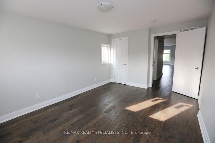 Property Photo:  12 Wiltshire Avenue Upper  ON M6N 2V9 