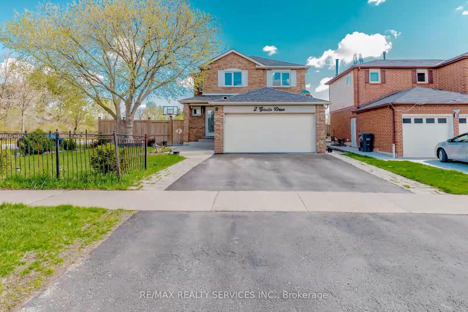 Property Photo:  2 Gervais Drive  ON L6Y 2Z2 