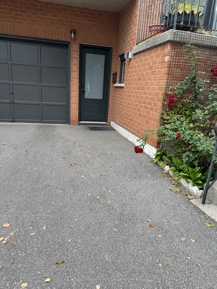 Property Photo:  199 Anthony Lane  ON L4K 3K7 