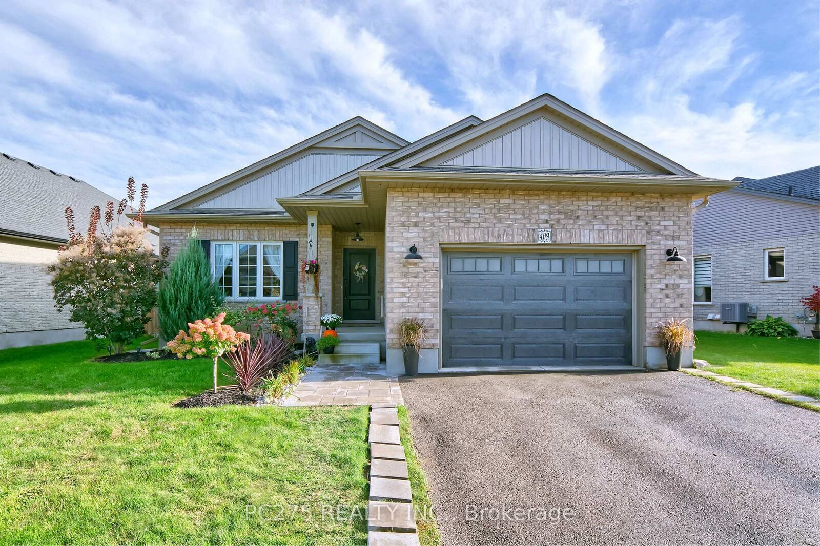 Property Photo:  409 Beamish Street  ON N5L 0A7 