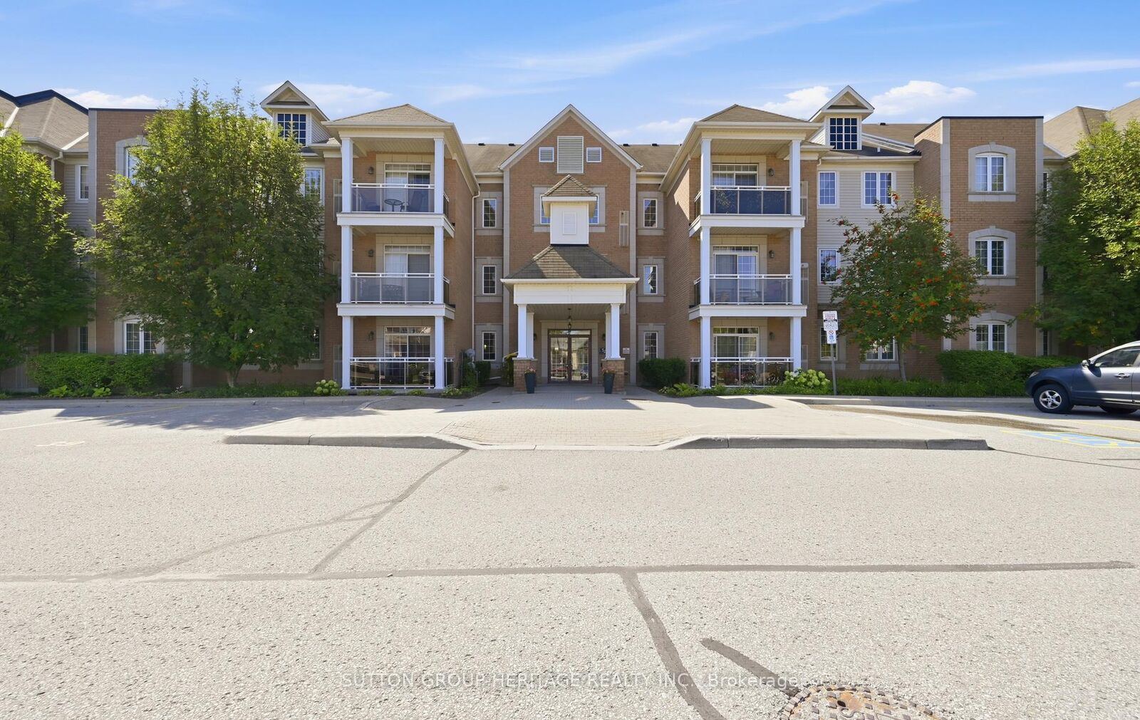 Property Photo:  54 Harvey Johnston Way 320  ON L1M 0J7 