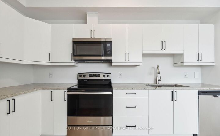 Property Photo:  7 Maple Avenue  ON K7A 1Z4 