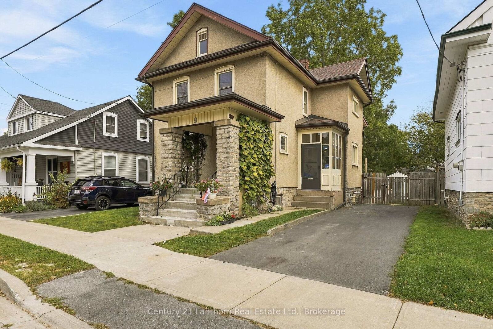Property Photo: 9 South Park Street ON K8P 2W8