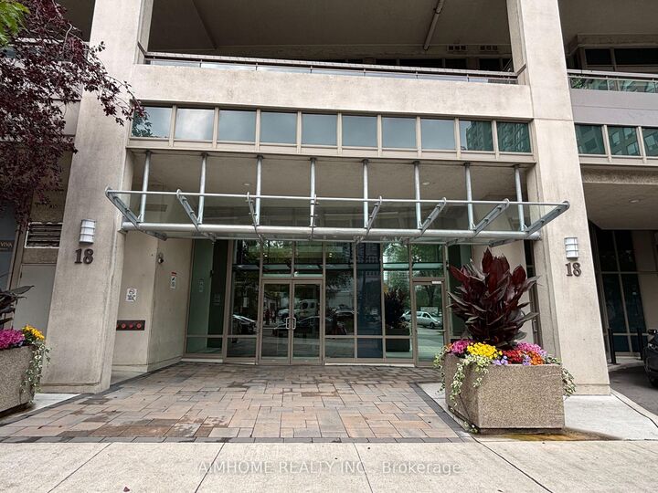 Property Photo:  18 Parkview Avenue 2702  ON M2N 7H7 