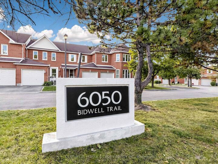 Property Photo:  6050 Bidwell Trail 48  ON L5V 1V6 