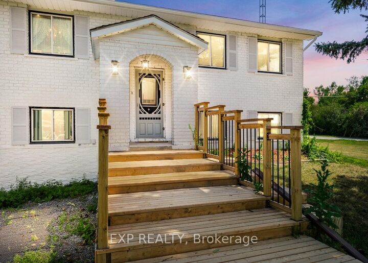 Property Photo:  150 Bayview Drive  ON K7R 3K8 