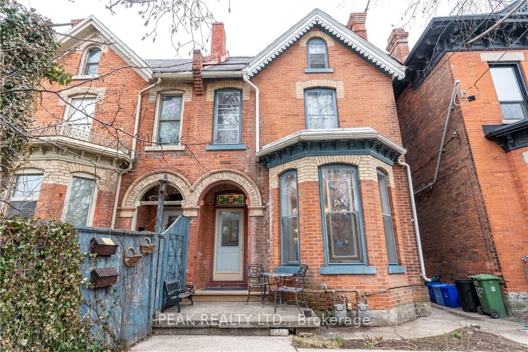 Property Photo:  127 East Avenue S  ON L8N 2T6 