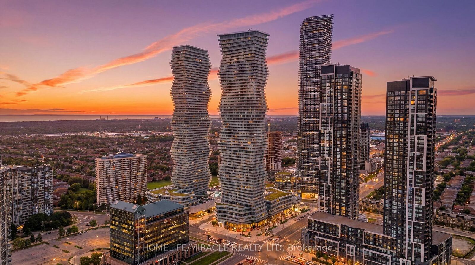 Property Photo:  3900 Confederation Parkway 3709  ON L5B 0M3 