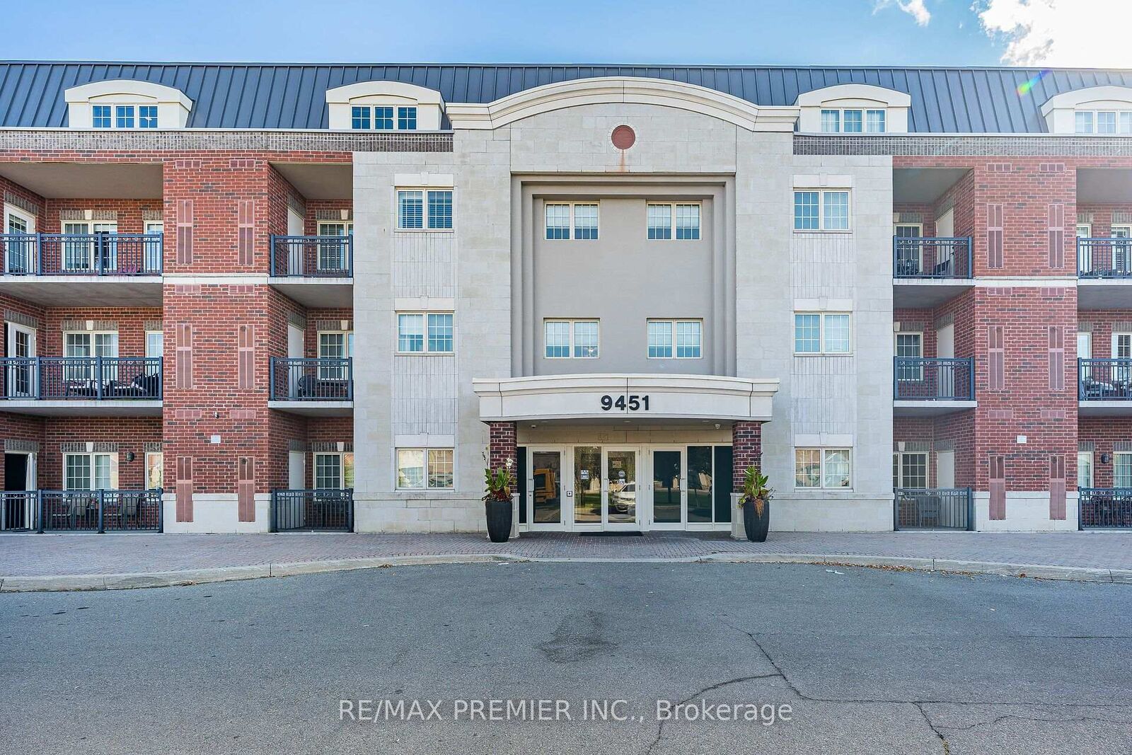 Property Photo:  9451 Jane Street 304  ON L6A 4H7 