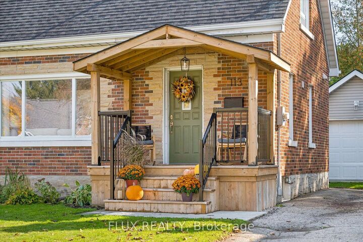 Property Photo:  113 Adelaide Street  ON N2M 2B5 