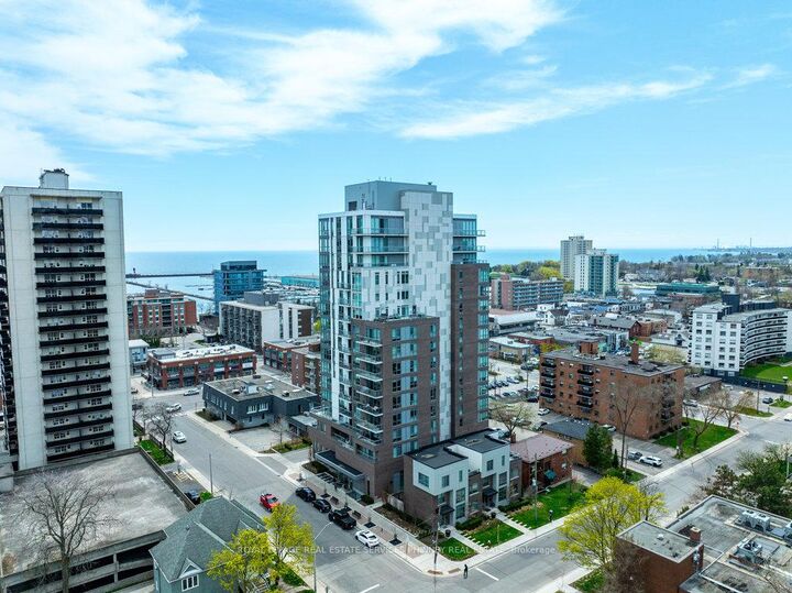 Property Photo:  8 Ann Street 401  ON L5G 3E6 