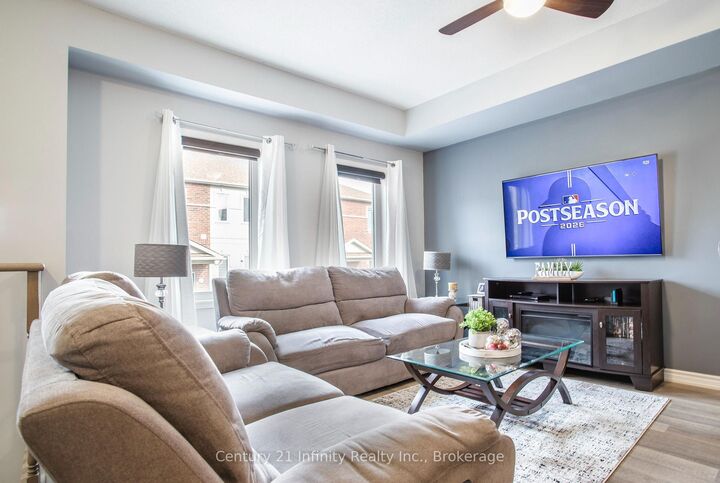 Property Photo:  4 Dunsley Way  ON L1N 0L5 