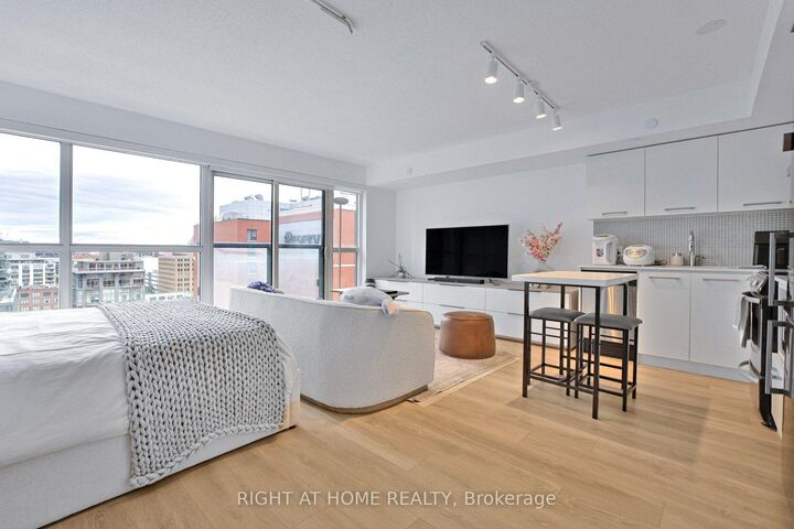 Property Photo:  87 Peter Street 1406  ON M5V 0P1 