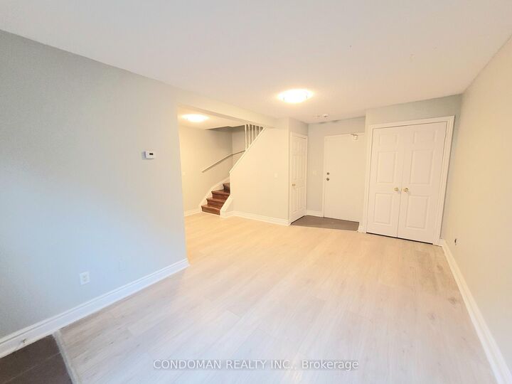 Property Photo: 477 Dean Avenue 29 ON L1H 3E4
