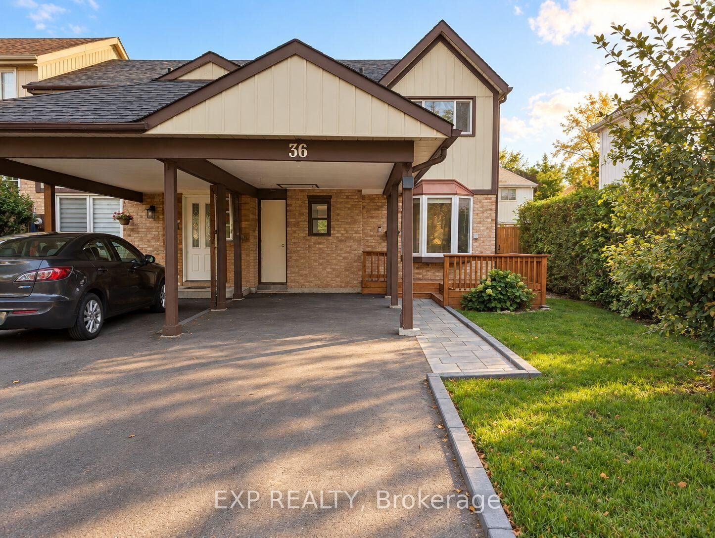 Property Photo: 36 Scribner Court ON L6Z 1M6