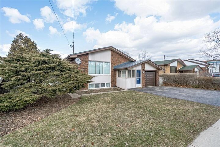 Photo de la propriété:  116 Mohawk Road W  ON L9C 1W1 