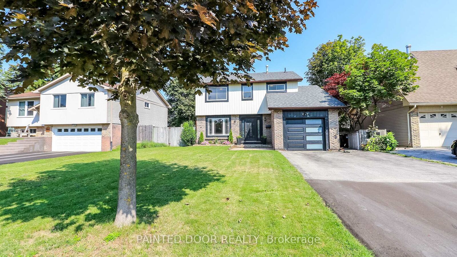 Property Photo:  105 Oren Boulevard  ON L4N 4M3 