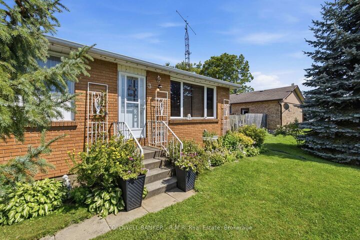 Property Photo:  3 Coleman Crescent  ON L1B 1K0 