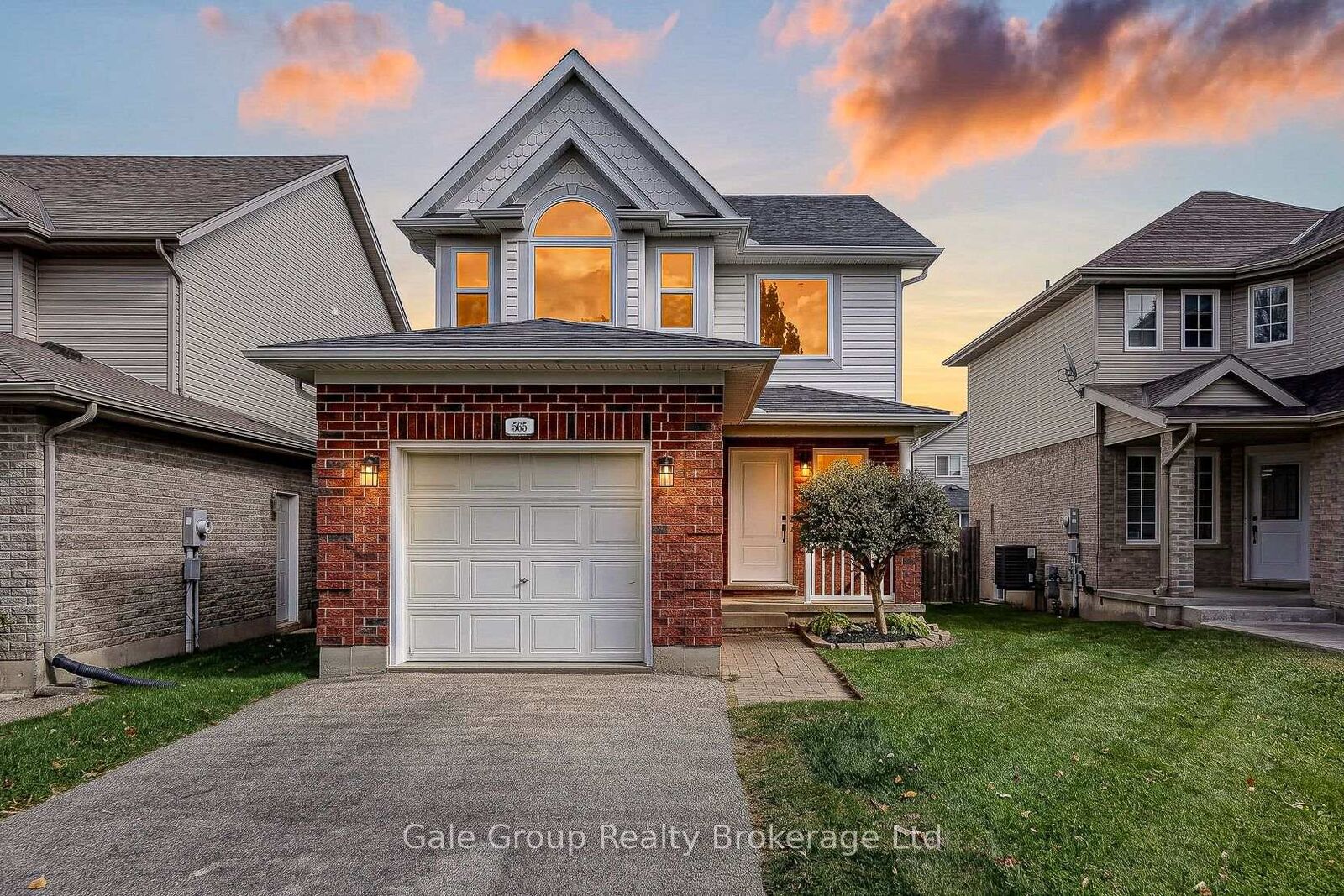 Property Photo:  565 Sales Drive  ON N4S 9A1 