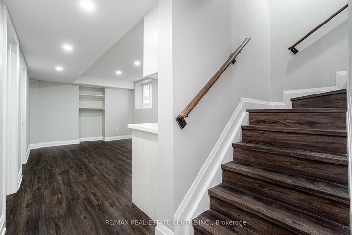 Property Photo:  268 Giddings Crescent Basement  ON L9T 7A9 