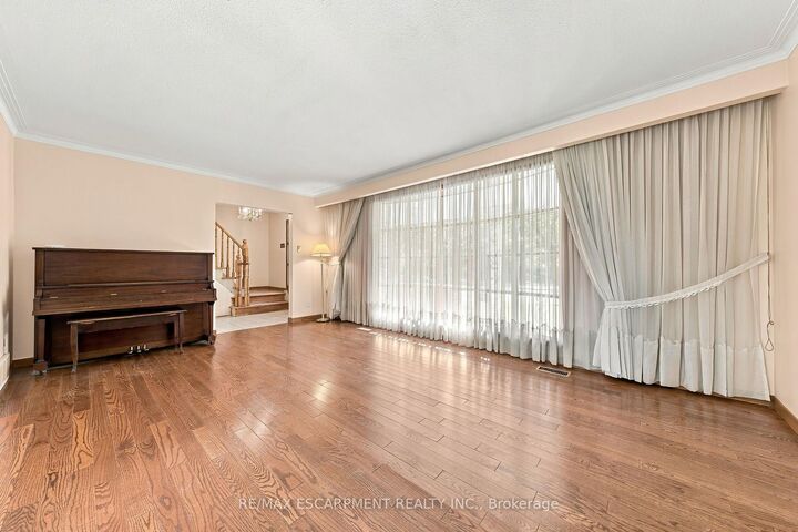 Property Photo:  2429 Redfern Road  ON L7R 1Y1 