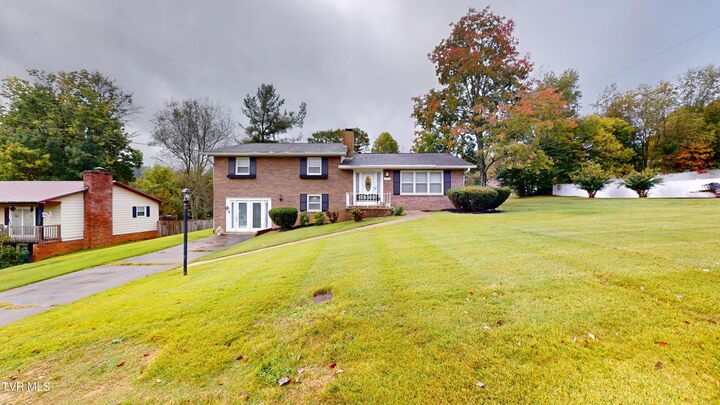 Property Photo: 1310 Plantation Drive TN 37604