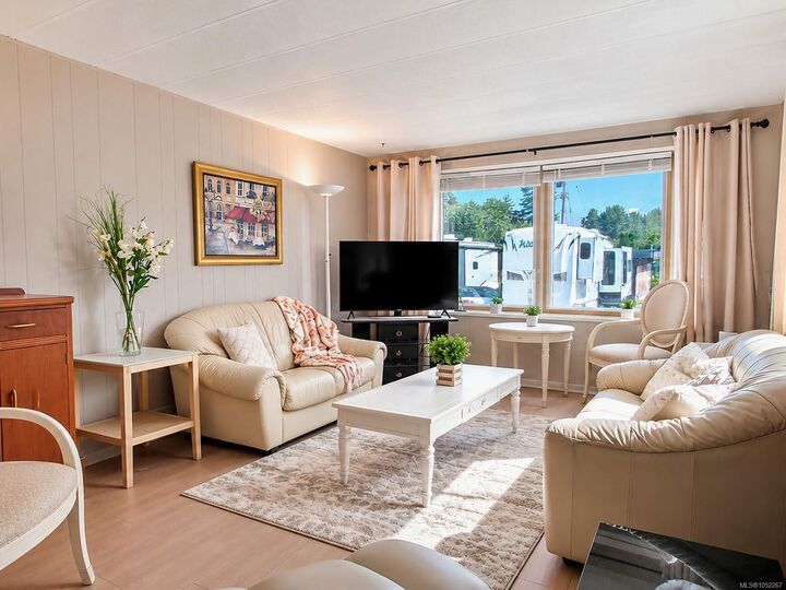 Property Photo:  2625 Mansfield Dr #6  BC V9N 2M2 