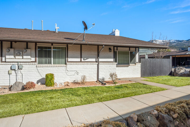 Property Photo: 991 S Three Fountains Dr UT 84720