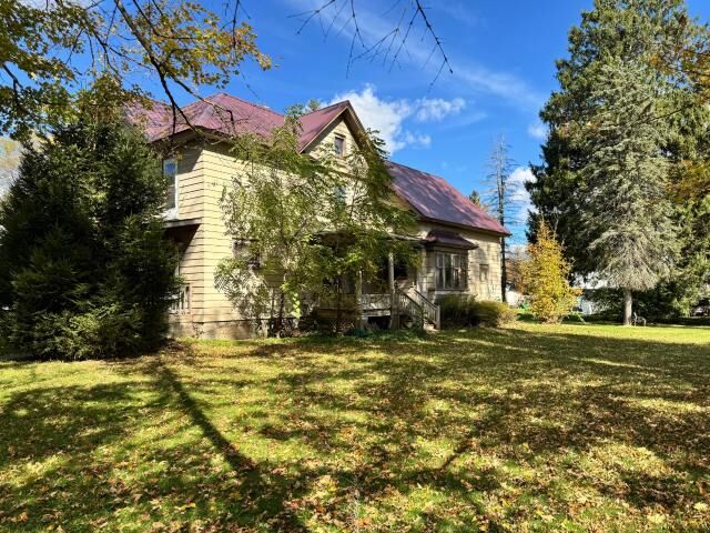 Property Photo:  17 Pleasant Street  PA 16350 