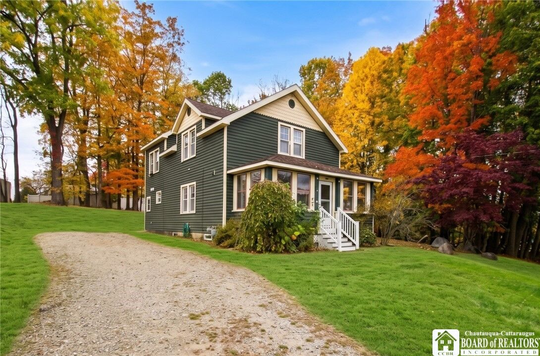 Property Photo:  439 Hallock Street  NY 14701 