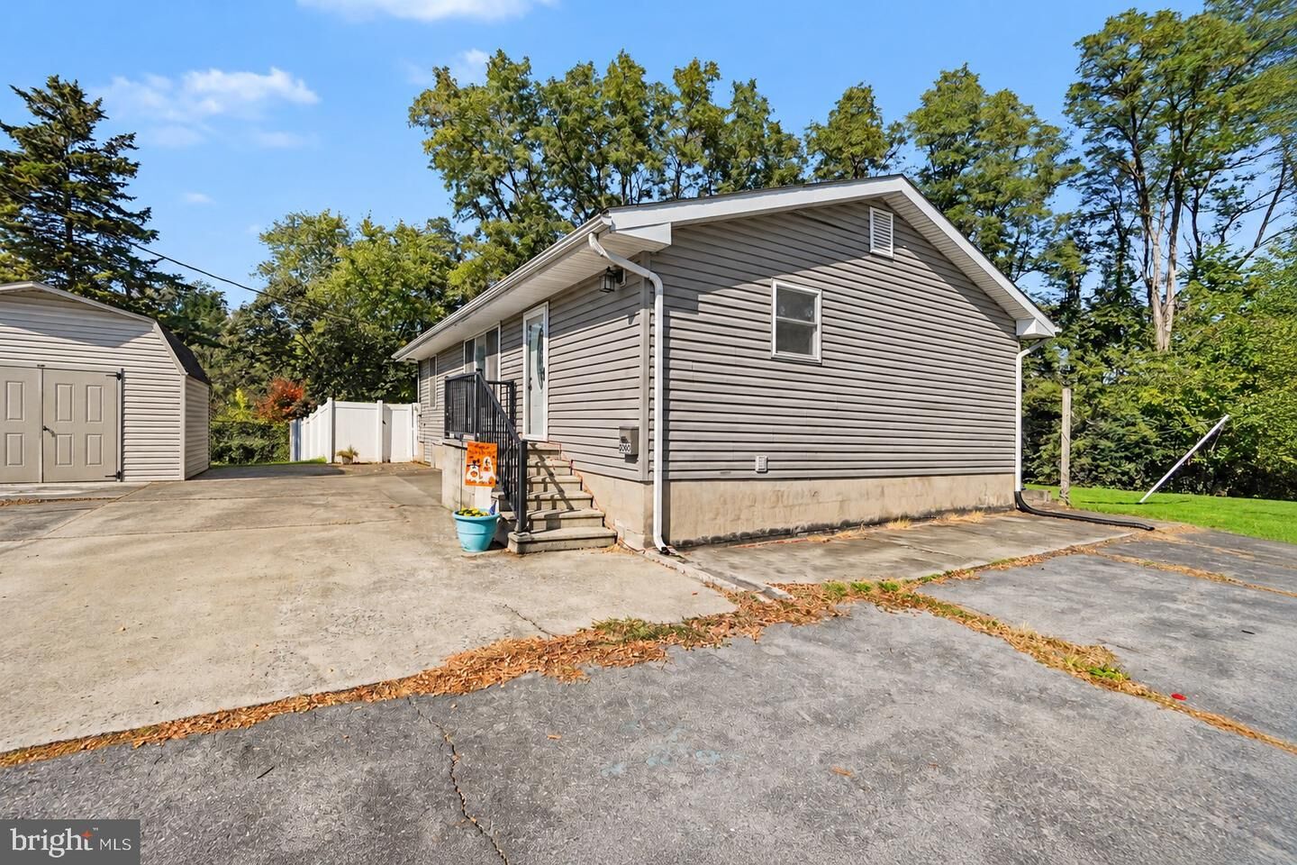 Property Photo: 2060 3rd Avenue S PA 17113