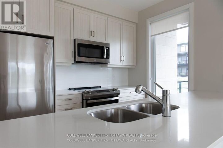 Property Photo: 140 Boundstone Way 304 ON K2T 0M7