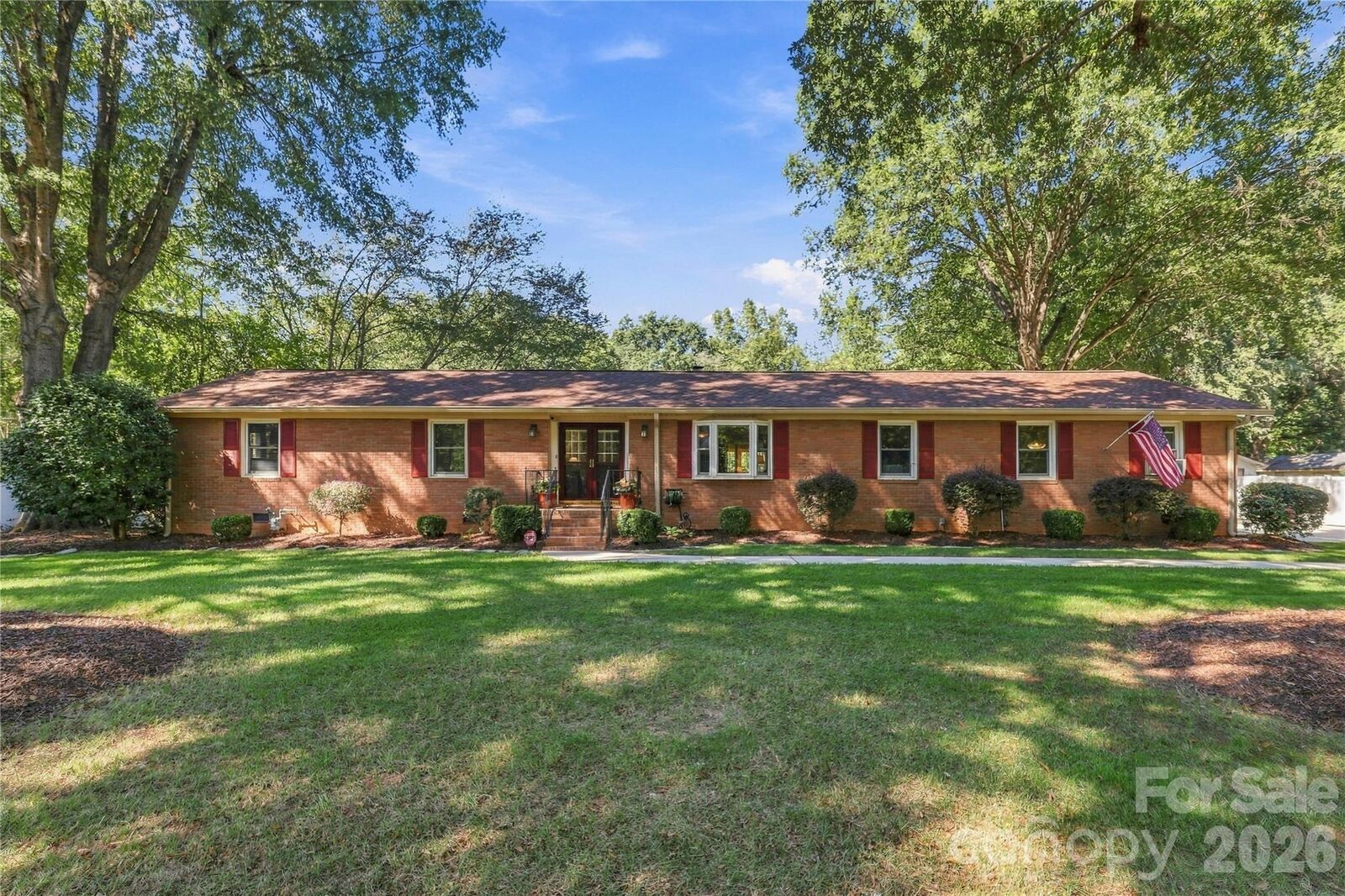 Property Photo: 122 Keowee Circle NC 28079
