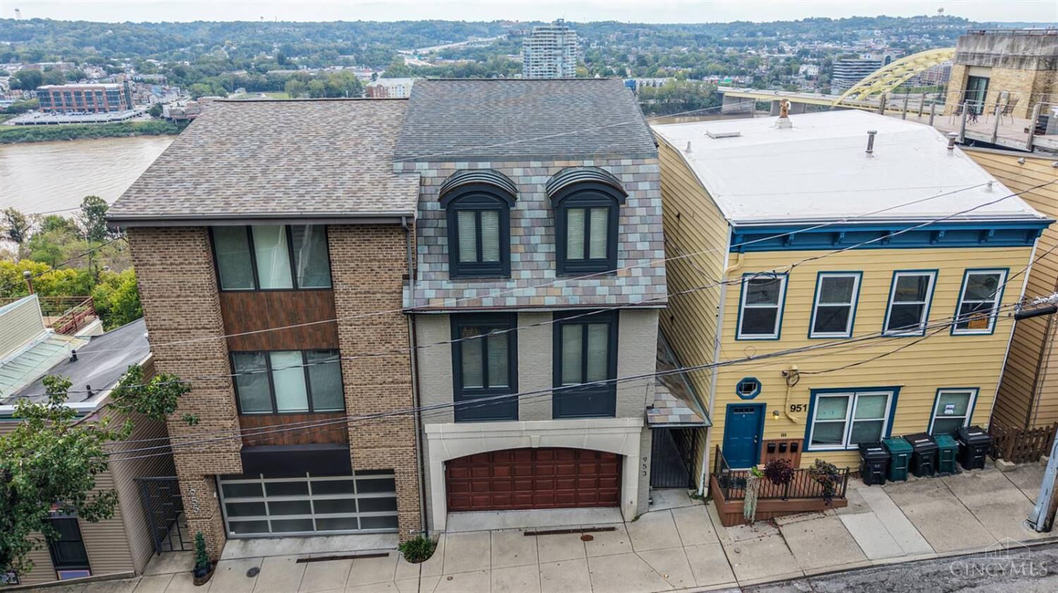 Property Photo: 953 Hill Street OH 45202