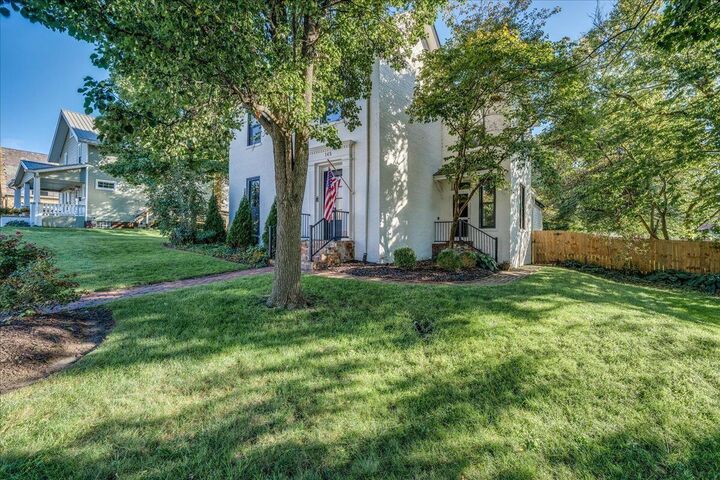Property Photo: 145 W Mound Street OH 43113