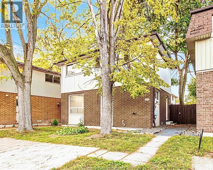 Property Photo:  9370 Aire Court  ON N8S 4E6 