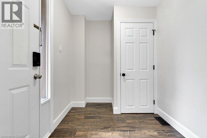 Property Photo:  700 Erinbrook Drive 22  ON N2E 2S7 