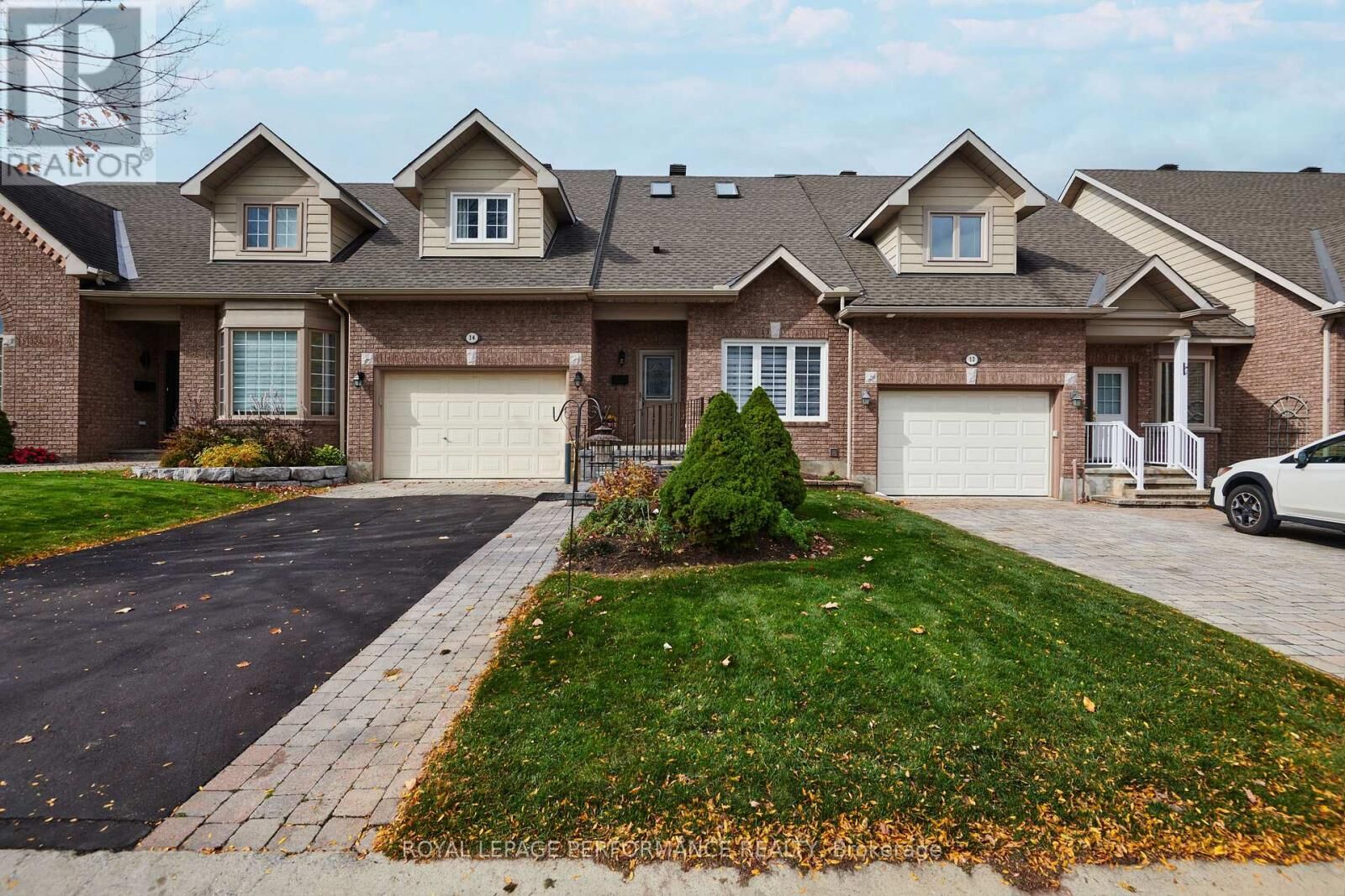 Property Photo:  14 Windeyer Crescent  ON K2K 2P6 