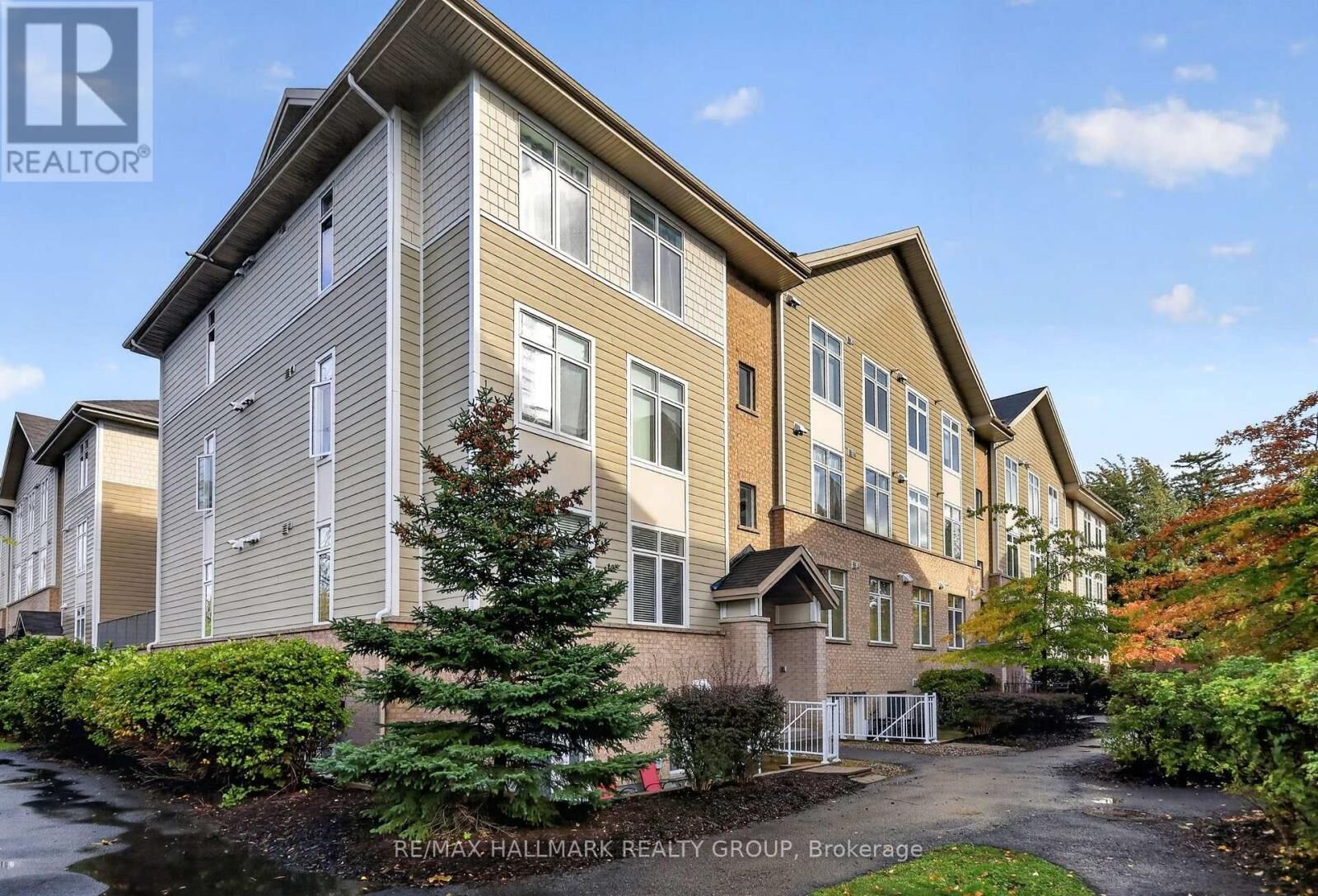 Property Photo: 318 Everest Private D ON K1G 4E3