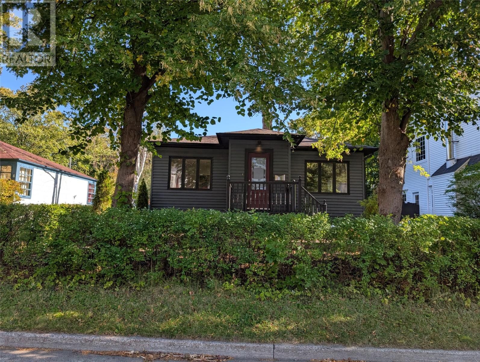 Property Photo:  6 Elm Place  NL A1B 2S5 