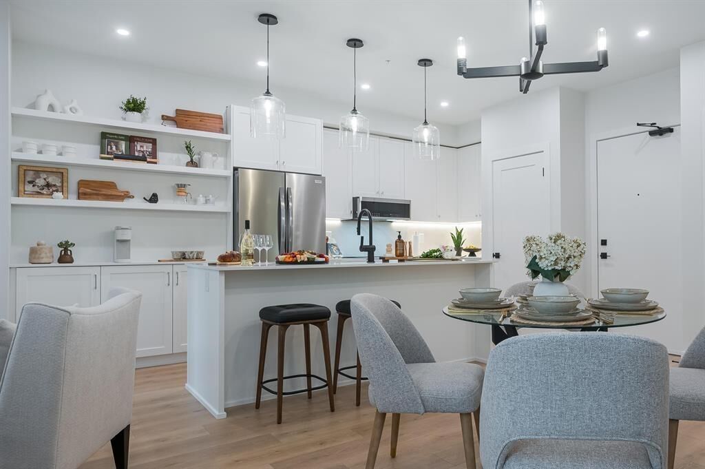 Property Photo: 46185 Thomas Road 412 BC V2R 6N8