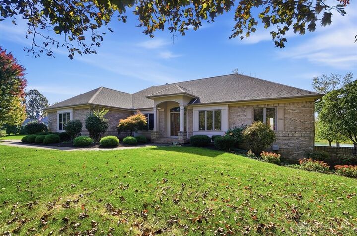 Property Photo:  812 Valley View Point  OH 45066 