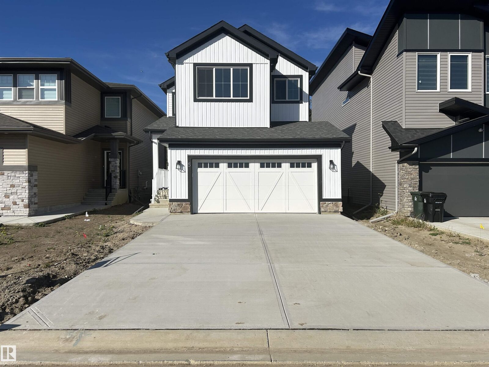 Property Photo:  5 Emerson Landing  AB T7X 4G9 