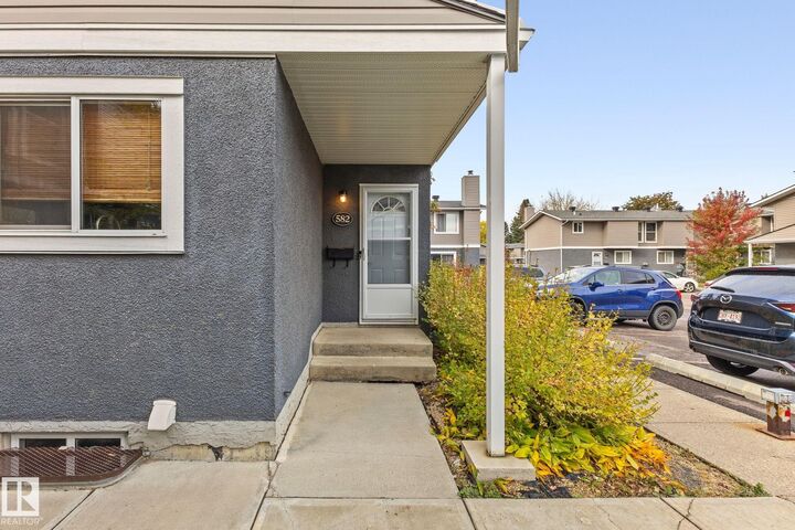 Property Photo:  582 Lakewood Road NW  AB T6K 3Y1 