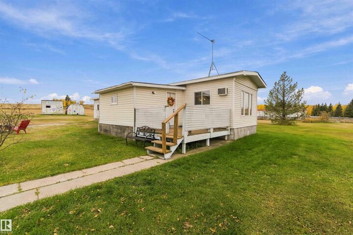 Property Photo:  31, 23319 Twp Rd 572  AB T0A 1N5 