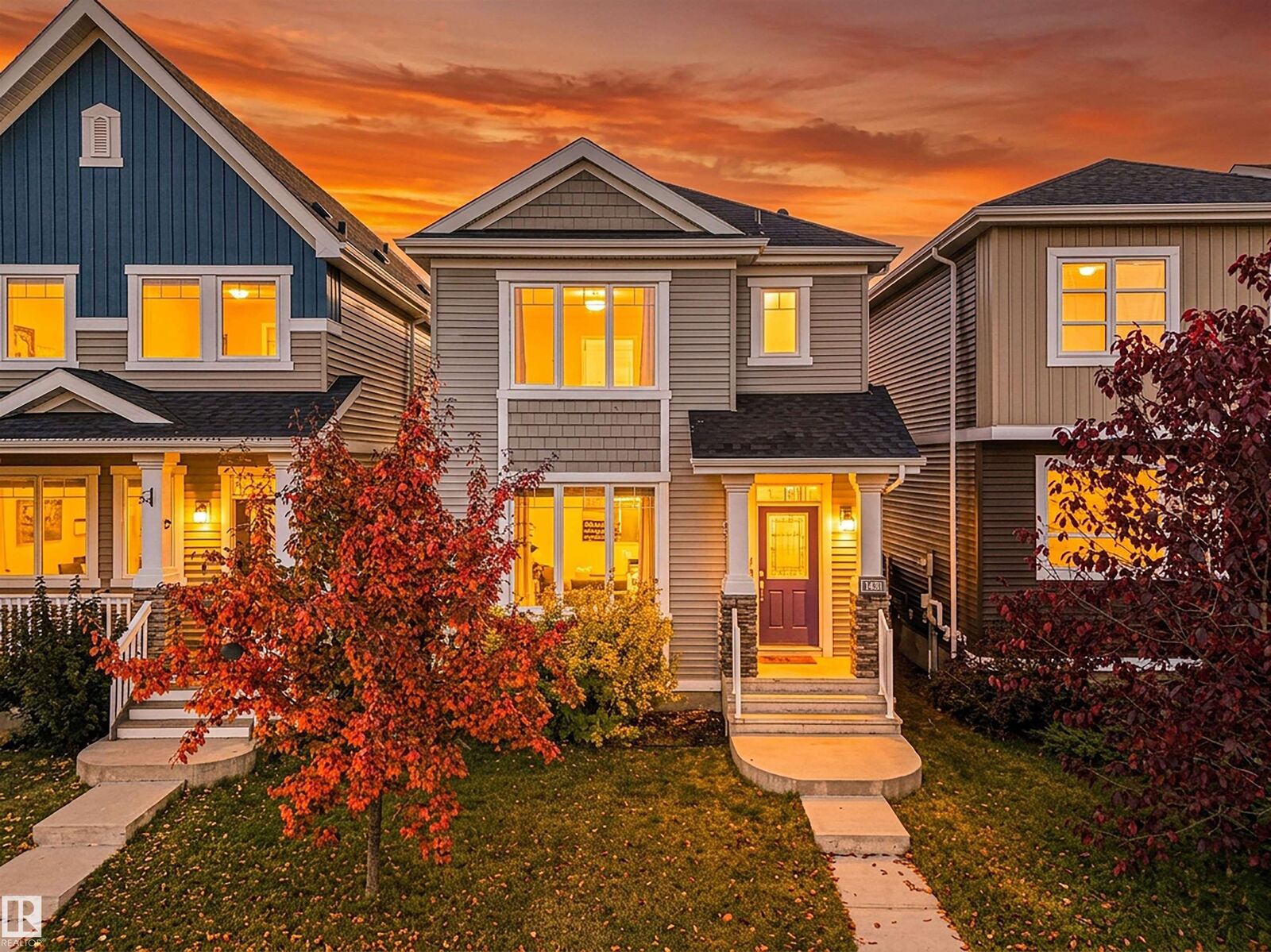 Property Photo:  1431 167 Street SW  AB T6W 3C4 