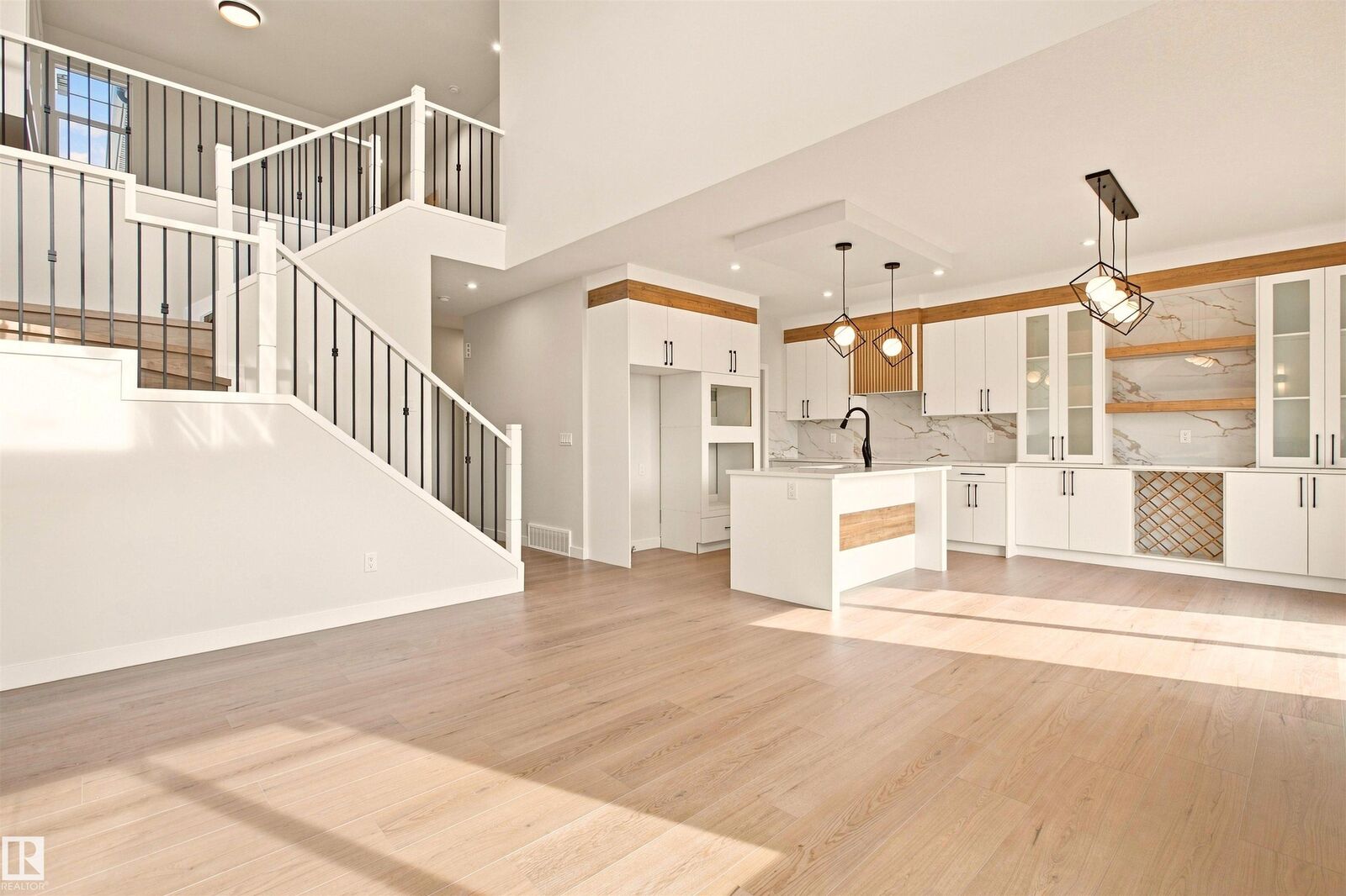 Property Photo:  10406 104 Street  AB T8R 0C9 