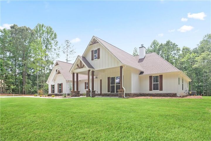 Property Photo: 202 Old Sandhill Road GA 30116